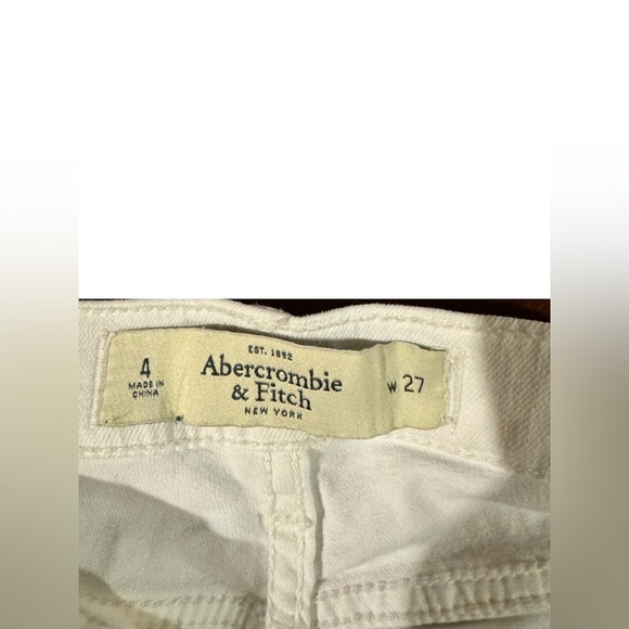 Abercrombie & Fitch White Denim Shorts Women's Size 4 - Picture 4 of 4